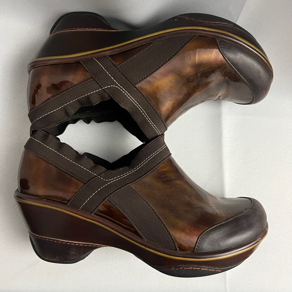 Jambu Women’s 10 CALI Marble Brown Patent Leather Platform Clogs - Picture 2 of 11